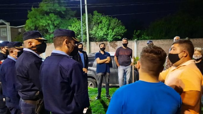 Jefes policiales se reunieron con vecinos de barrio Belgrano