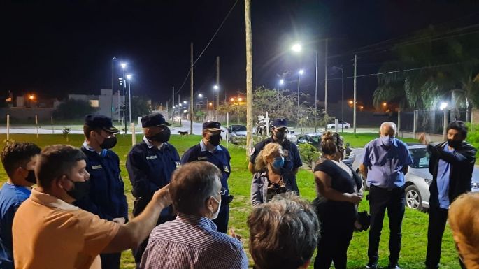 Jefes policiales se reunieron con vecinos de barrio Belgrano