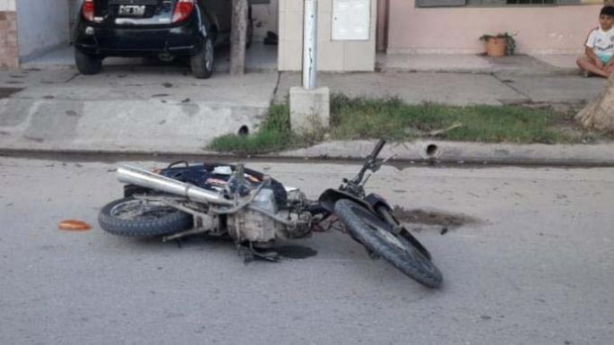 Un joven perdió el control de su moto y terminó con fractura de clavícula y lesiones