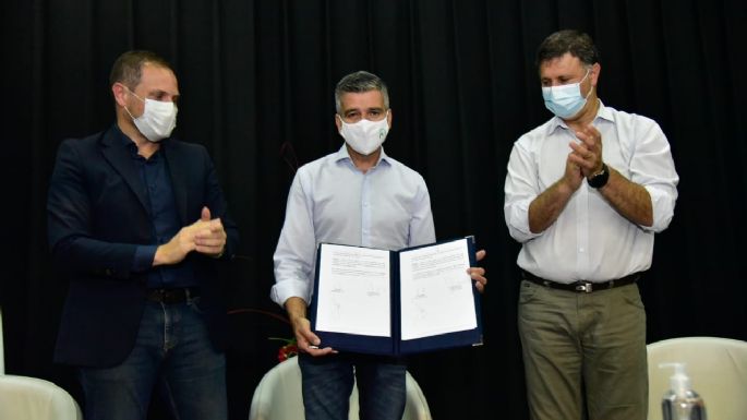 Rosso firmó convenio de cooperación con el intendente de Hurlingham