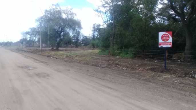 Vecinos celebran el cierre definitivo del “Punto Limpio” del barrio Botta