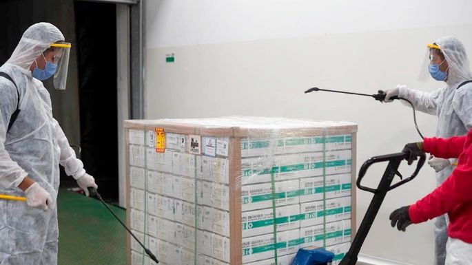 Comenzó la distribución de 406.800 vacunas de Sinopharm a todo el país y gestionan más dosis