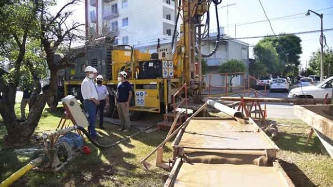 Ante el crecimiento de la ciudad, perforan pozos para captar agua