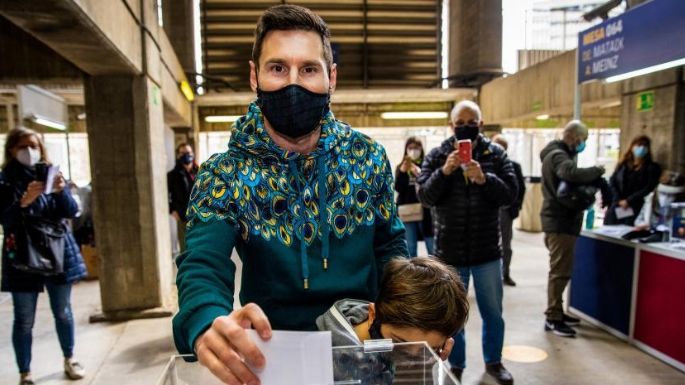 Messi concurrió a votar por primera vez en las elecciones del Barcelona
