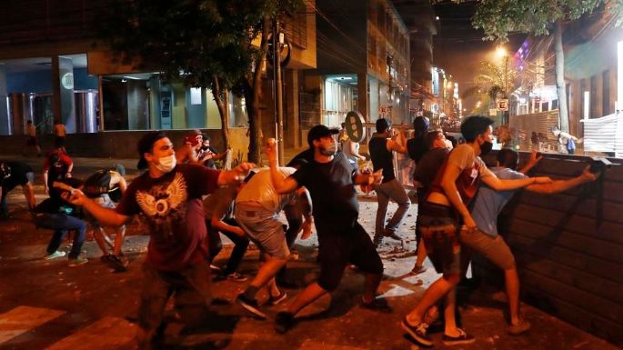 En medio del colapso sanitario y una crisis social, el presidente de Paraguay cambia el gabinete