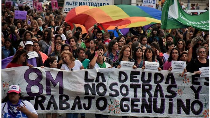 Un 8M con una agenda en tensión