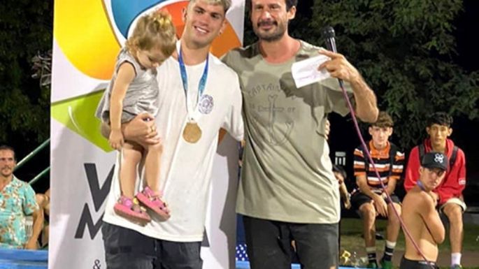 Joel de Castro se lució con su skate