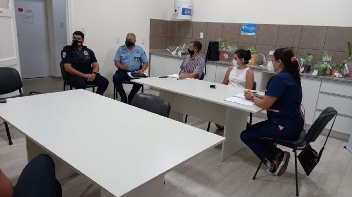 Jefes policiales se reunieron con vecinos de distintos barrios