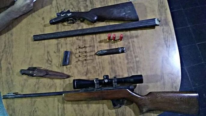 Cuatro detenciones por llevar armas de fuego