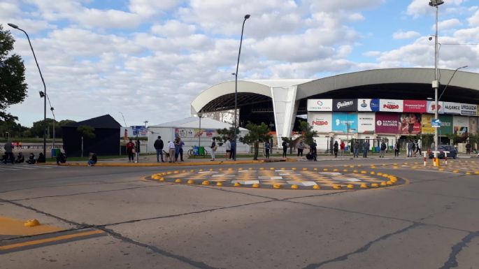 [AHORA] Una larga cola para hisoparse en el Anfiteatro