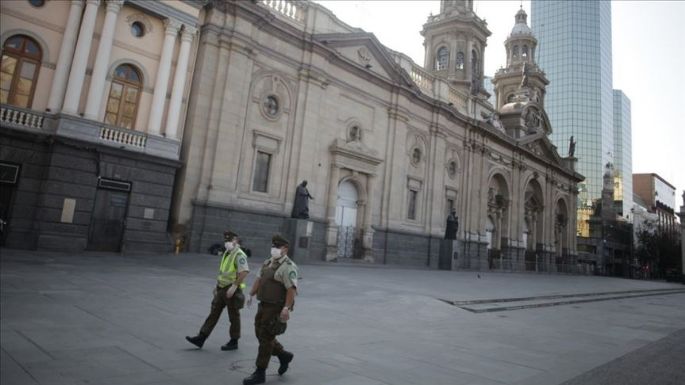 Chile anuncia cierre de fronteras por 30 días y pasa el millón de contagios