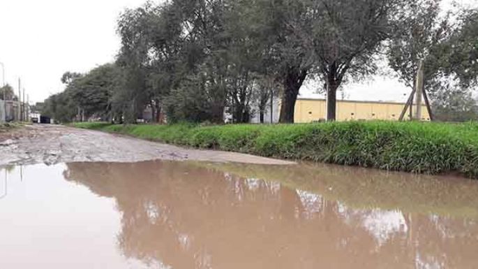Desagües aliviaron a La Calera y hubo reclamos de otros barrios