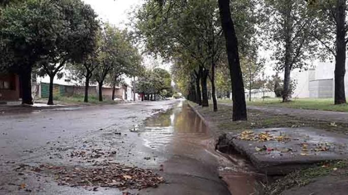 Desagües aliviaron a La Calera y hubo reclamos de otros barrios