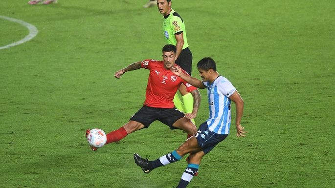 Racing festejó sobre la hora en el clásico de Avellaneda