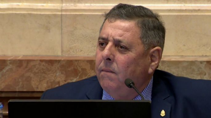 El senador De Angeli dio positivo de coronavirus tras un contacto estrecho en un viaje