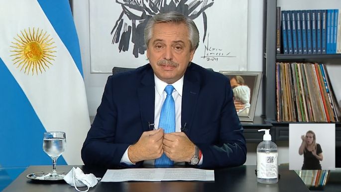 El presidente firmó un DNU para regular el mecanismo de adquisición de vacunas