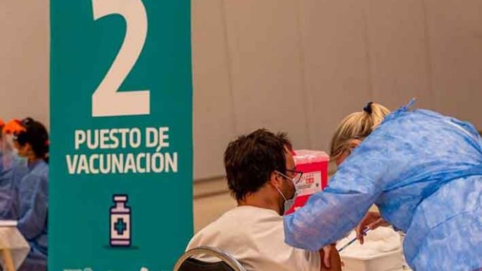De todas las personas vacunadas en Córdoba, solo el 2,5% contrajo COVID-19
