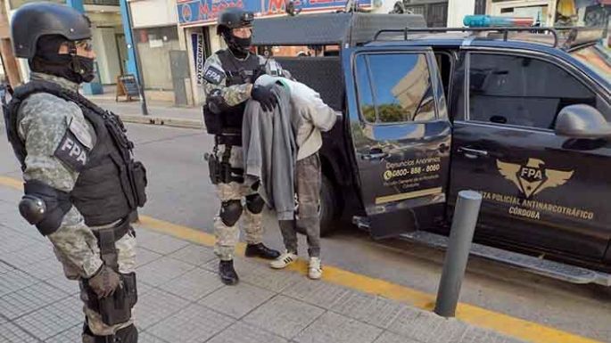 Perros de la División K-9 hallaron más de 1.900 dosis de marihuana