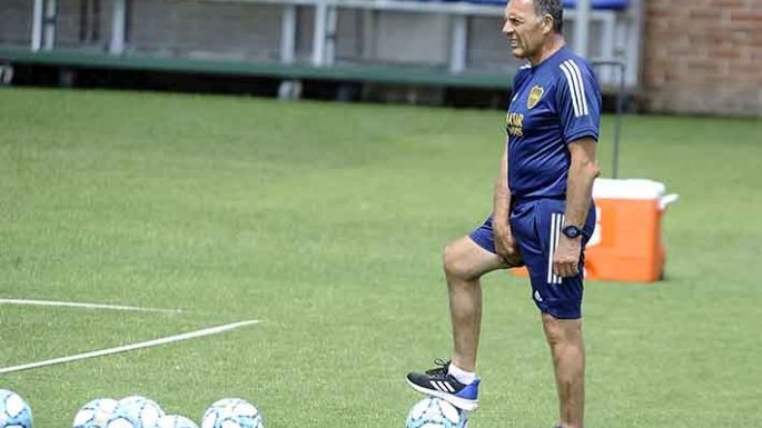 Russo piensa en volver a la línea de cuatro en el fondo