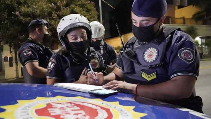 La Policía debió intervenir en dos fiestas clandestinas