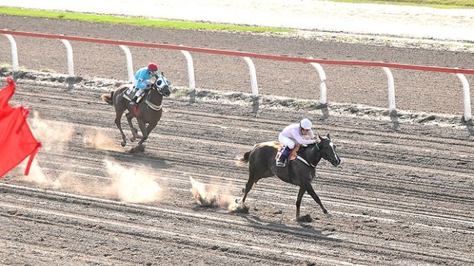 Don Rayito fue dueño del clásico 2 de Abril - Malvinas Argentinas