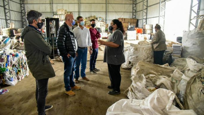 El Vertedero Municipal recibió equipos informáticos y maquinarias textiles