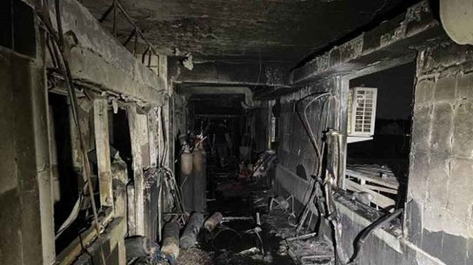 Casi un centenar de muertos al incendiarse un hospital en Iraq