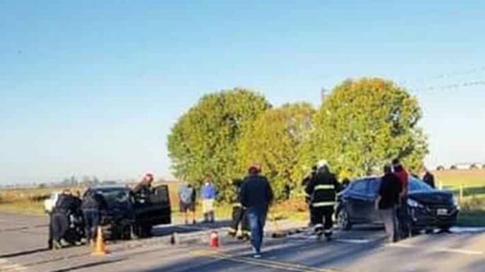 Dos automovilistas lesionados en un choque frontal