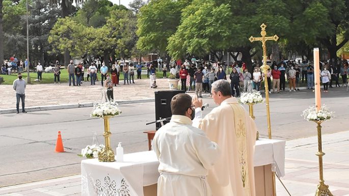 Unas 200 personas participaron de la Misa de Pascua
