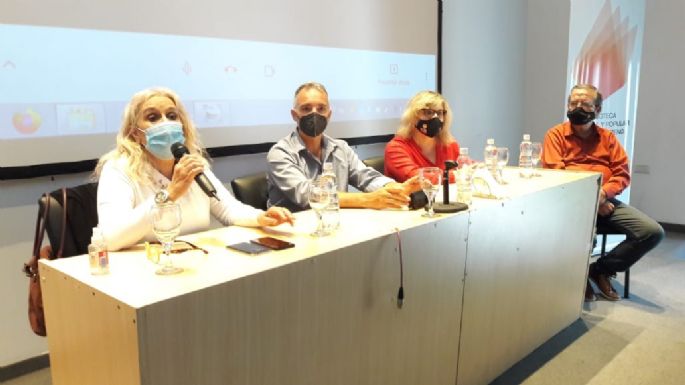 Presentaron la convocatoria "Córdoba en 100 Palabras"