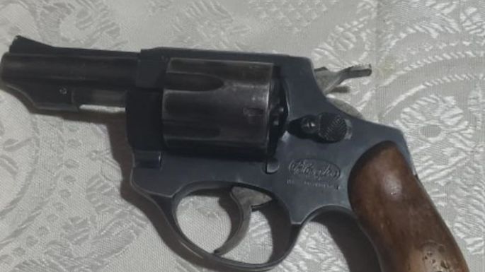 Apresaron a un presunto ladrón y hallaron armas en Arroyo Cabral