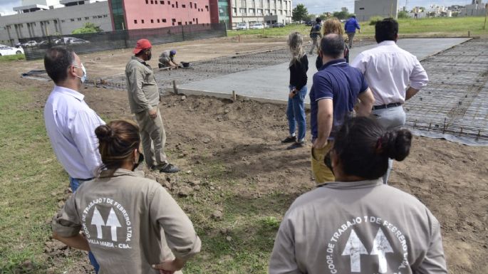 Rosso recorrió las obras en playones deportivos
