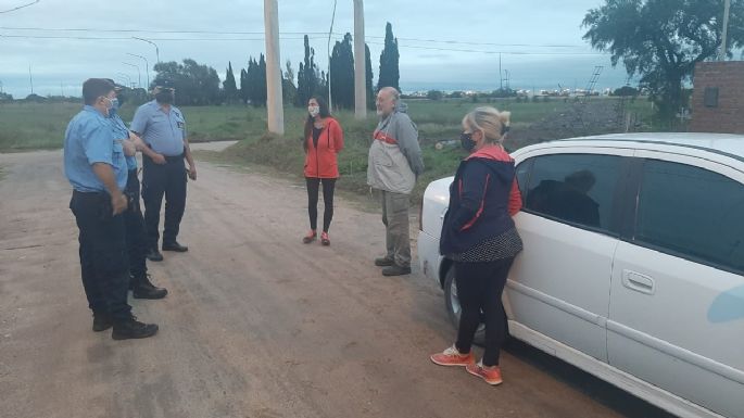 Jefes policiales se reunieron con vecinos del barrio Francisco García