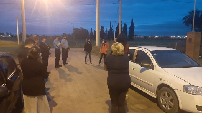 Jefes policiales se reunieron con vecinos del barrio Francisco García