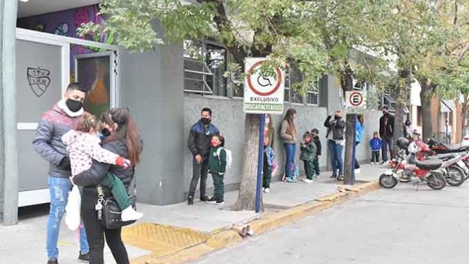 Con las bajas temperaturas y las ventanas abiertas, en debate