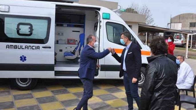 El Hospital Tirro presentó una nueva ambulancia y flamantes prestaciones