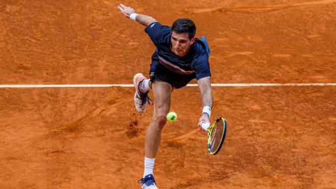 Se bajó Pella y avanzó Delbonis