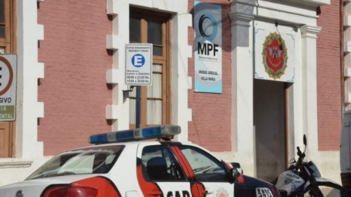 Menor de edad detenido por robarse chocolates y puchos