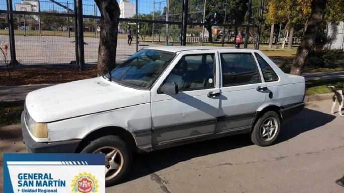 Lo agarraron luego de robar un auto estacionado con la llave puesta