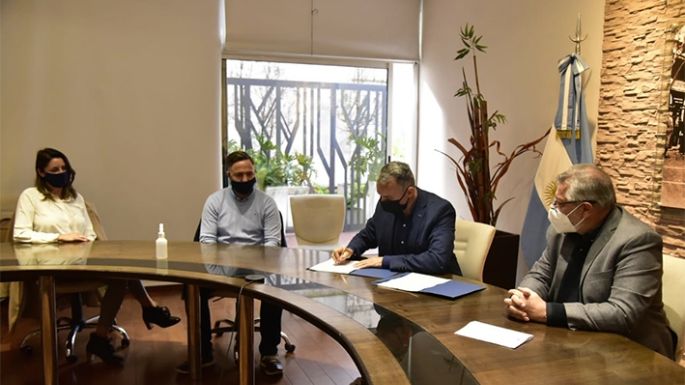 Empresa alfabetizará con el municipio a sus empleados