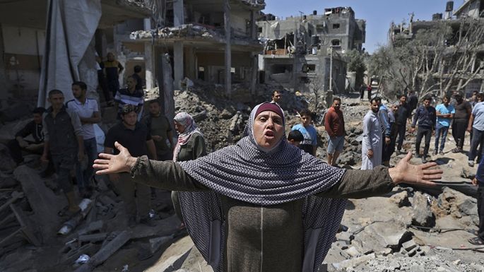Israel atacó Gaza con artillería y miles de palestinos huyeron de sus casas