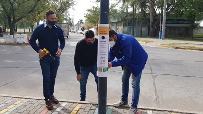 Fabricaron e instalaron más colilleros en la zona costera
