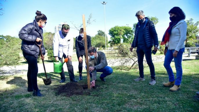 Plantaron un árbol por el Día Nacional de las Personas Electrodependientes