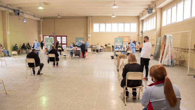 Colocaron 300 vacunas contra el coronavirus en Villa Nueva