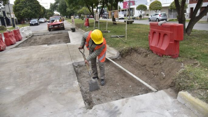 El municipio avanza con trabajos de bacheo en distintos barrios