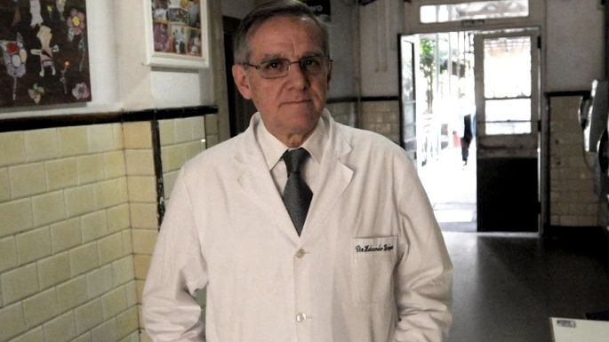 "Hay que aumentar las restricciones", afirmó el infectólogo Eduardo López
