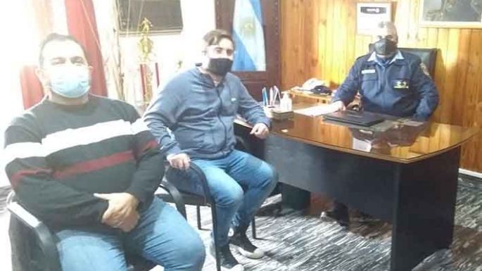 Reunión con el jefe policial