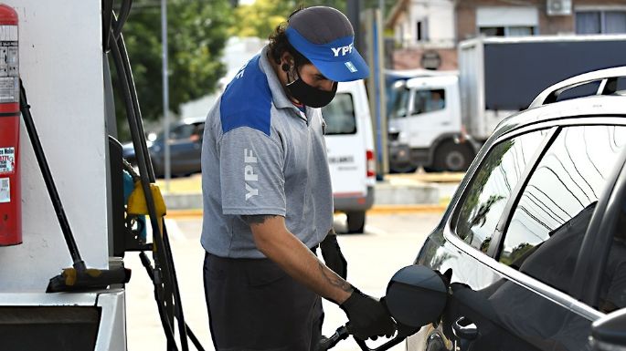 YPF aumentó los precios de los combustible un 4% desde esta madrugada