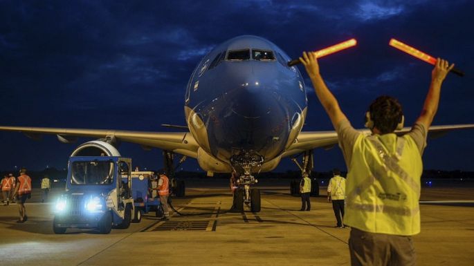 Partirá otro avión hacía Moscú en busca de nuevas dosis de Sputnik V