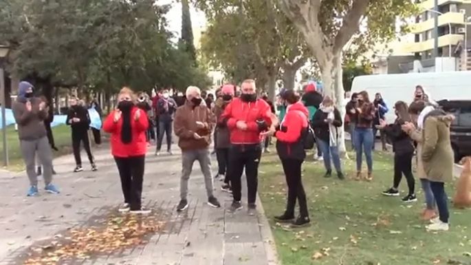 Manifestación de gastronómicos y comerciantes por las restricciones